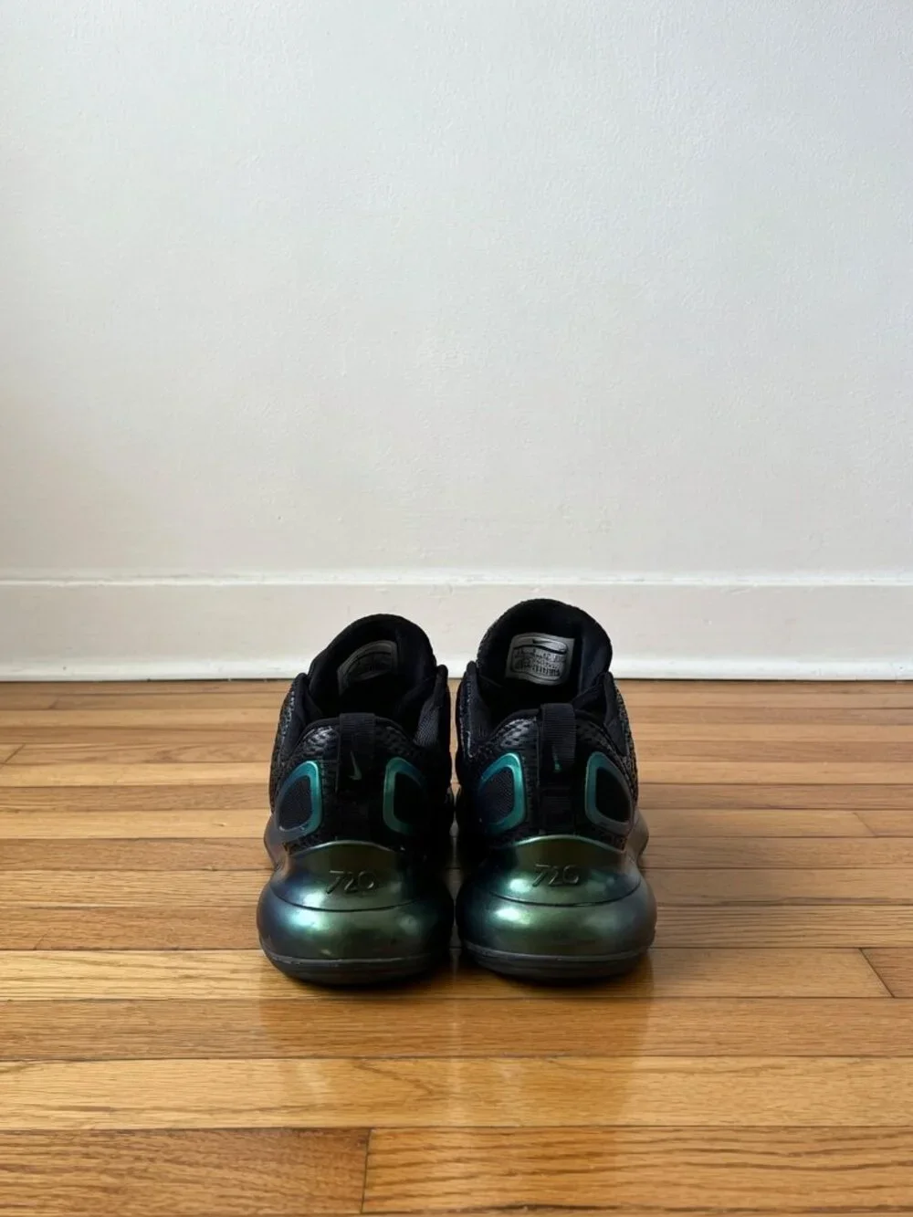 Nike Air Max 720 Black Green Women's Sneakers Size 8.5 - Picture 2 of 7